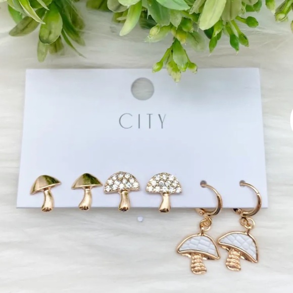 Boho Mushroom Stud & Huggie Hoop Earrings Set Gold Diamond Red / NWT - Picture 3 of 7